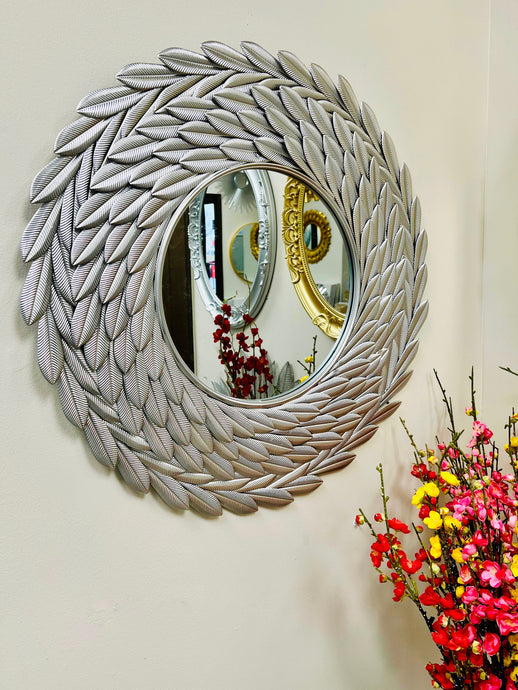 Wall Mirror Unique Sun-shape Metal Round in Silver