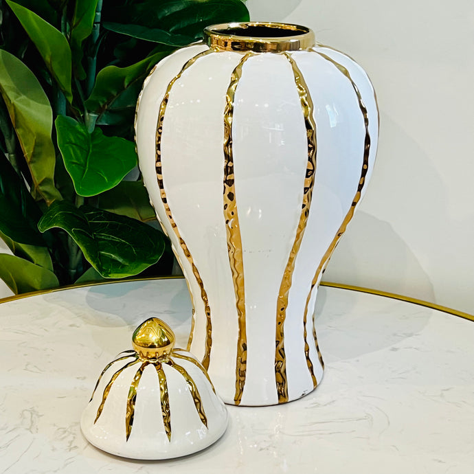 Ginger Jar Large with Lid in Gold and White Ceramic for Living Room or Kitchen Decoration