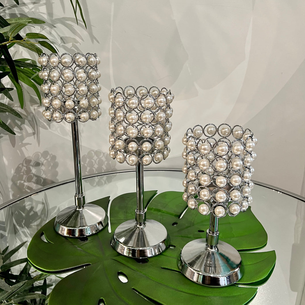 Candle Holder Decorated with Pearl for Tabletop in Silver