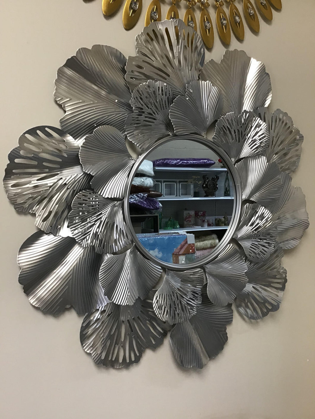 Handcrafted Modern Decorated Round Wall Metal Mirror in Silver