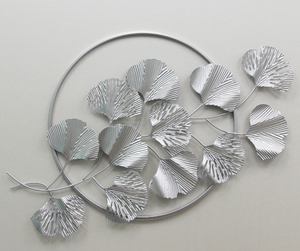 Wall Décor in Silver of Flowers & Leaves