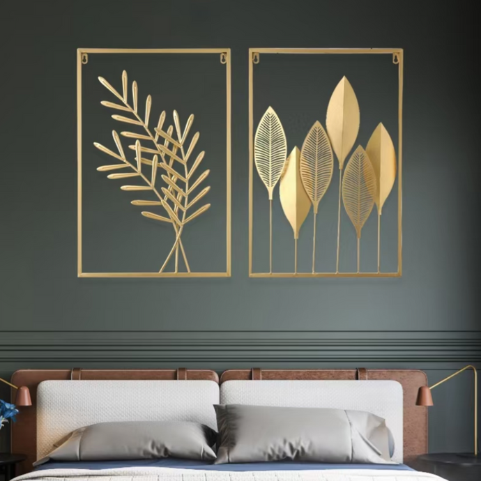 Wall Décor in Gold Metal of Flowers & Leaves
