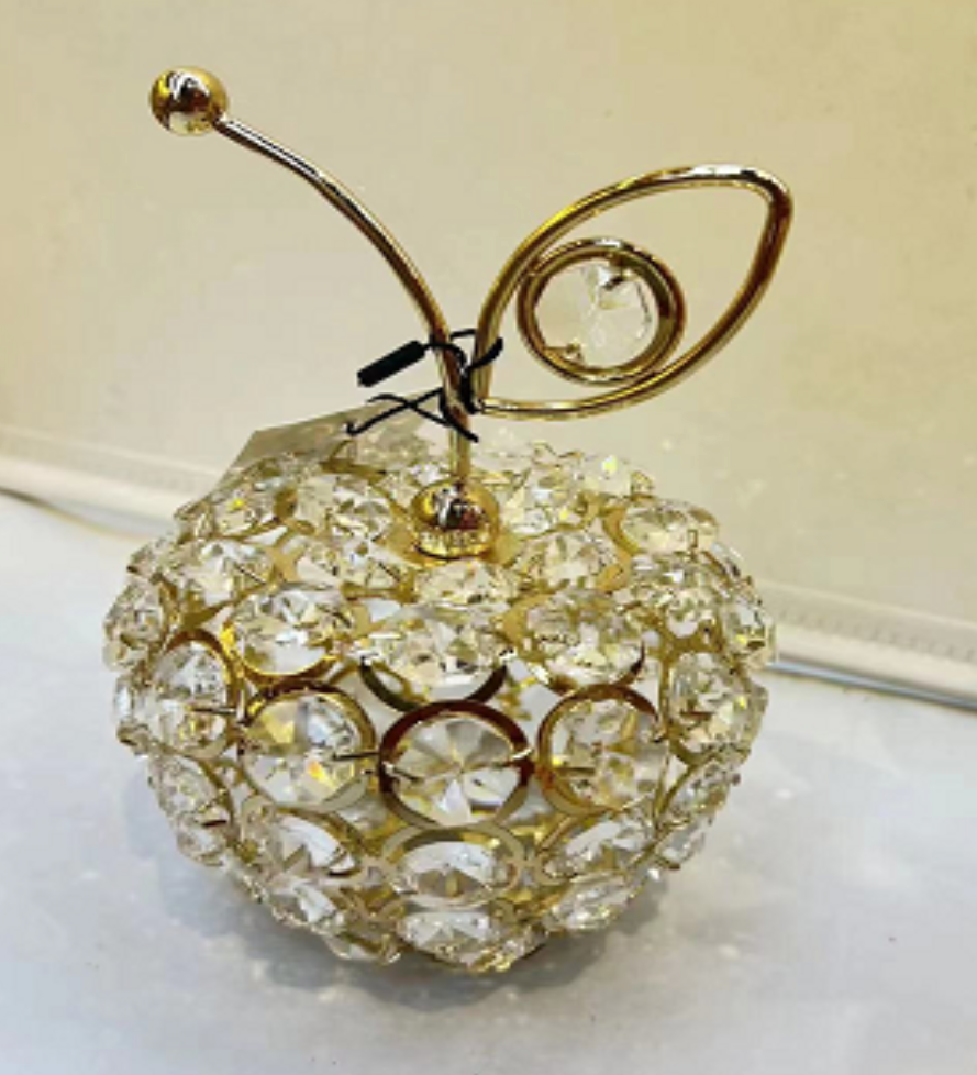 Crystal Nickel Centre Piece in Gold/Silver Metal of a Gorgeous Apple