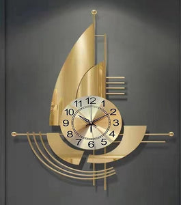 Wall Clock Décor Metal & Modern Ship-like Clock Design with Gold Tinted Mirrors