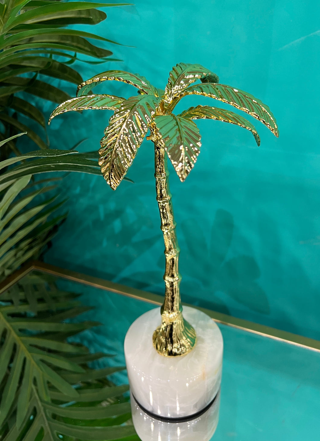 Marble Sculpture Centre Piece in White & Metal Gold Palm Tree