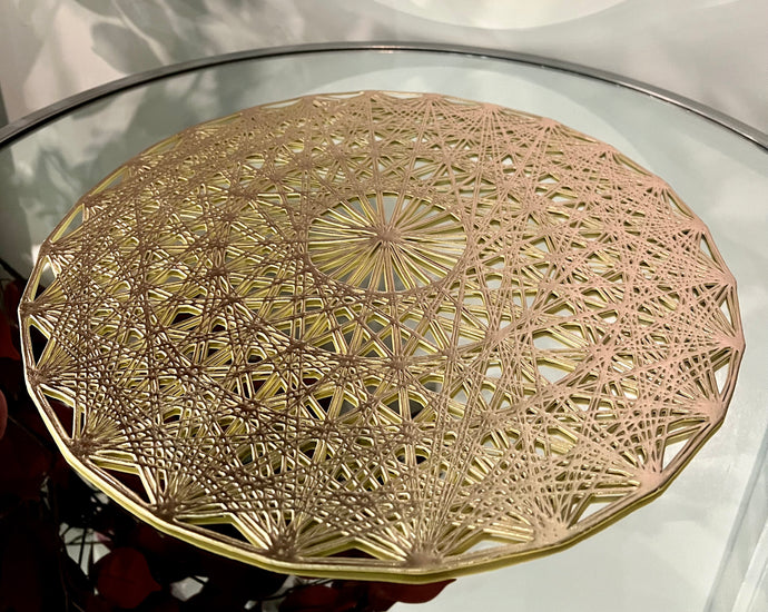 Placemats in Gold Round for Dining Table Wedding Parties Accent Centrepiece